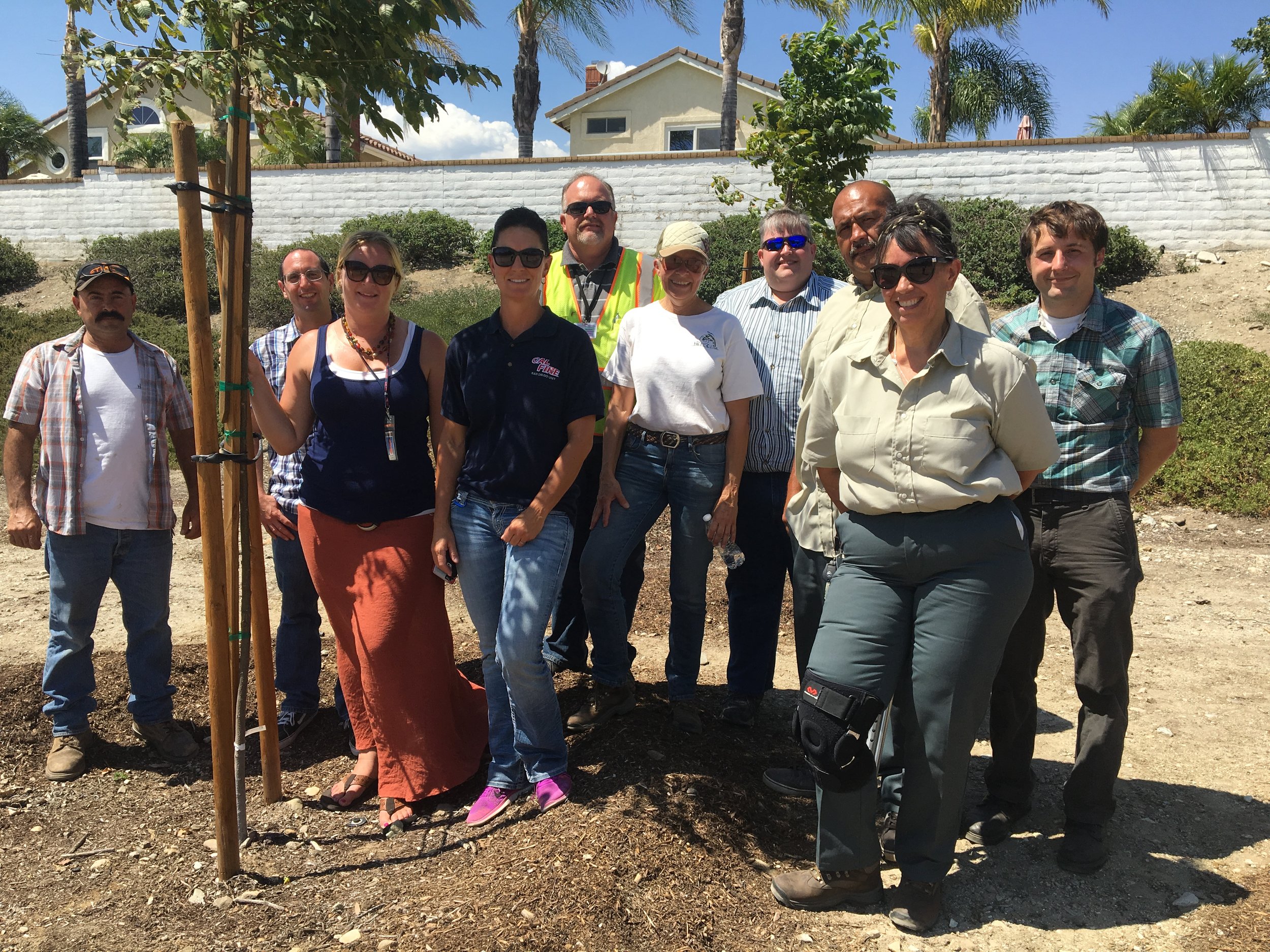Neighborhood grow project volunteers