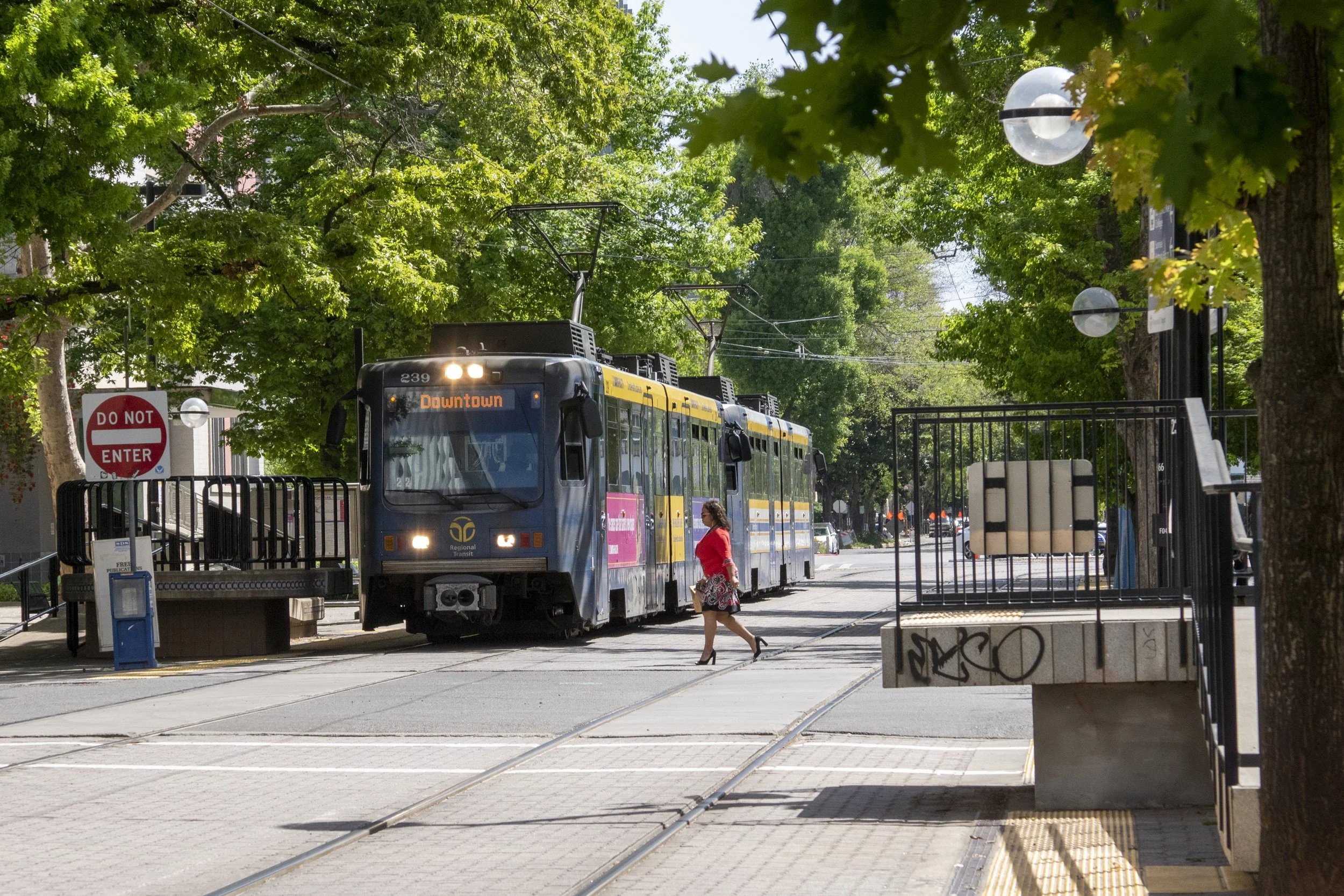 04062022SacramentoLightRail_01.jpg