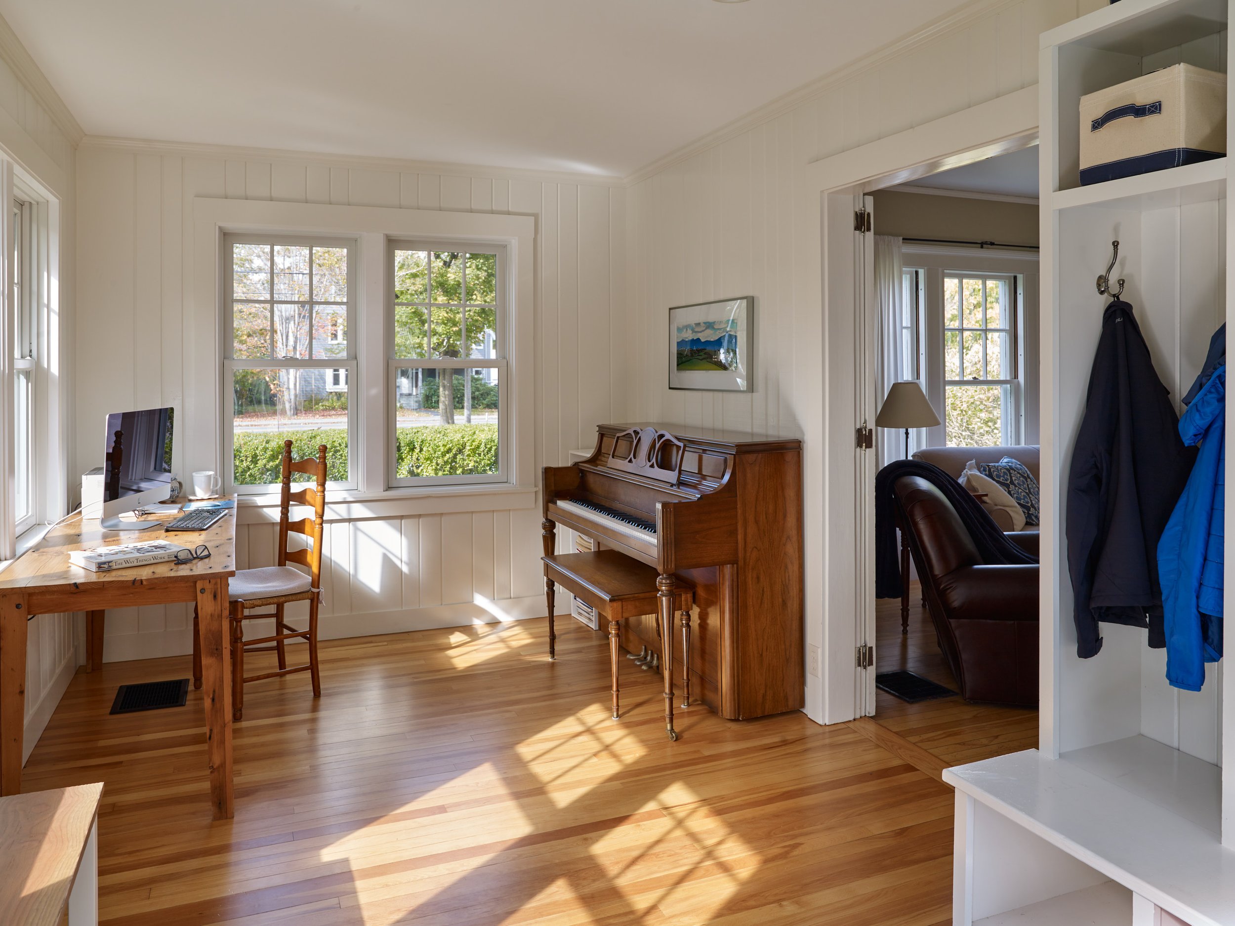  SHINGLE STYLE UPDATE  Home office (formerly a mudroom area) 