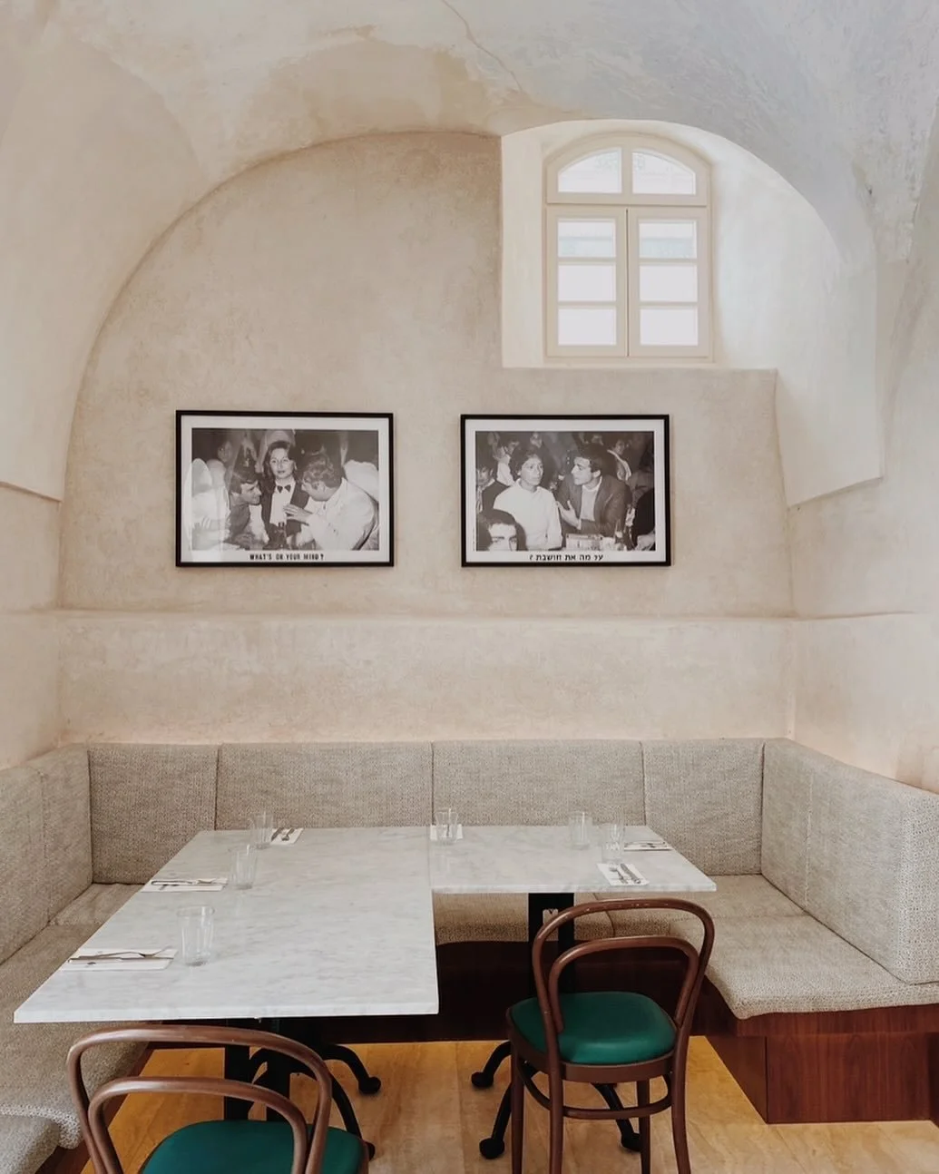 There&rsquo;s something about the simplicity of raw materials and the calming effect they have on a space. I love how this neutral palette works to support the photography in place - allowing these beautiful shots to take centre stage 
-
-
-
-
#inter