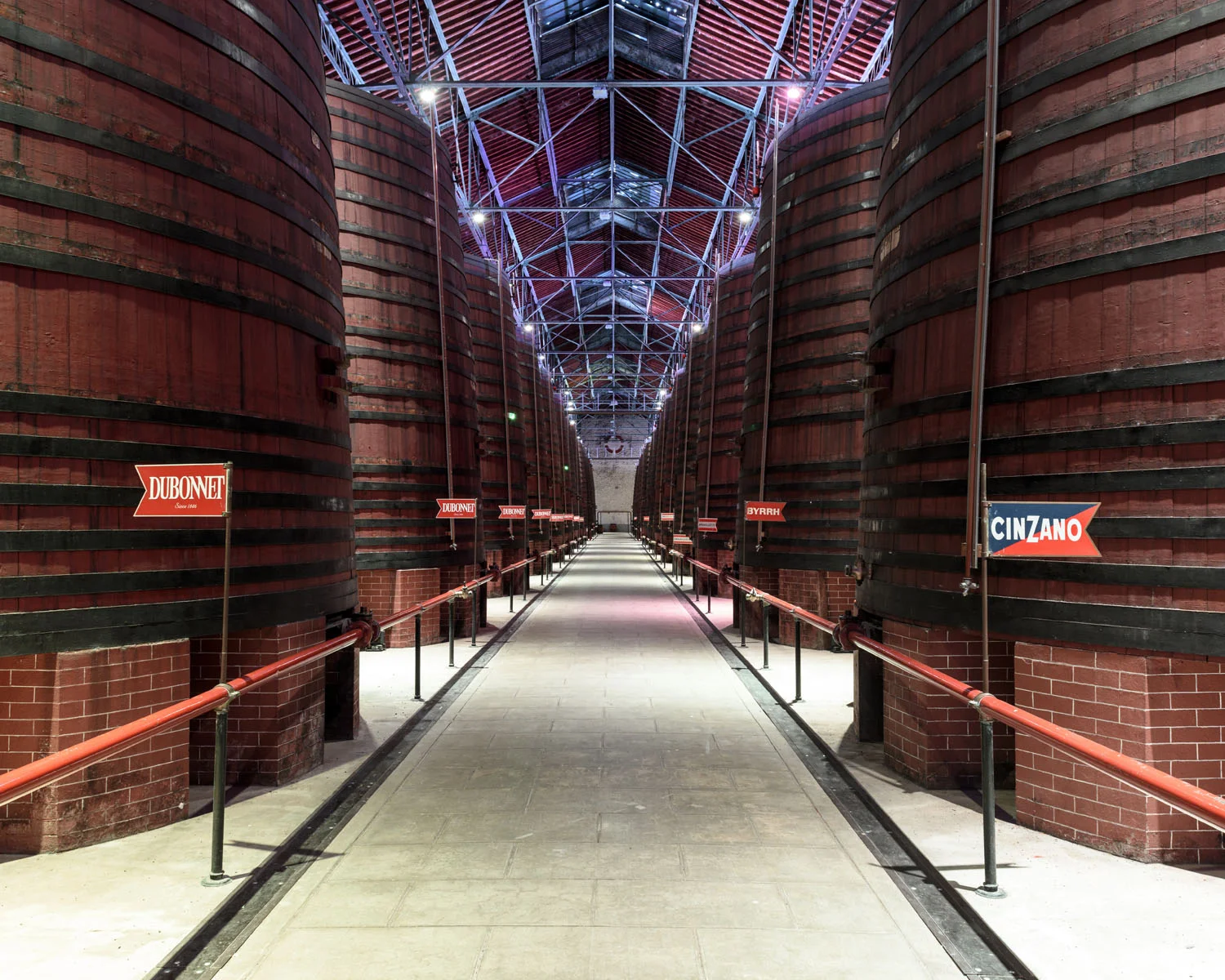 472-Pernod-Ricard-Red-(c)-Alastair-Philip-Wiper.jpg