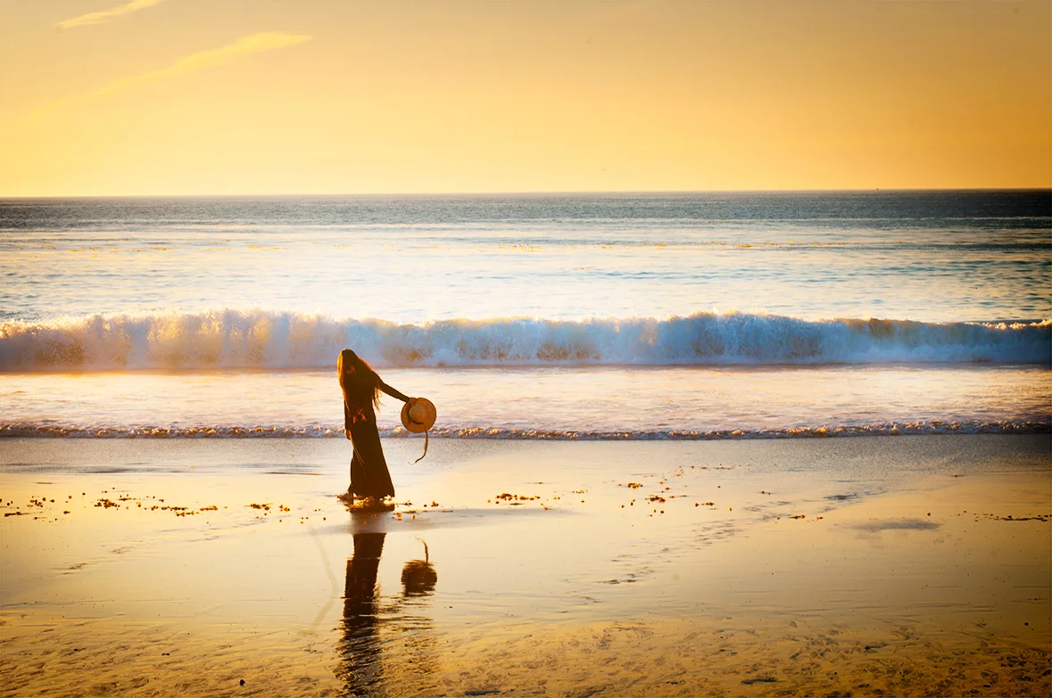 Taken at Manhattan Beach ~ Michelle & her lovely hat :) 