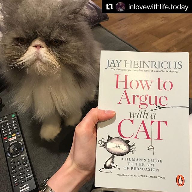 #Repost @inlovewithlife.today ・・・
If you can purr-suade a cat, you can persuade anyone 😸 #theartofpersuasion #jayheinrichs #currentread #bookoftheday #growyourmind #mindset #persuasion #artofpersuasion #summerreading #catsandbooks #booksandcats #boo