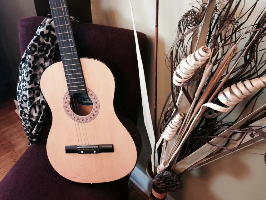 Don't play guitar but goes with décor