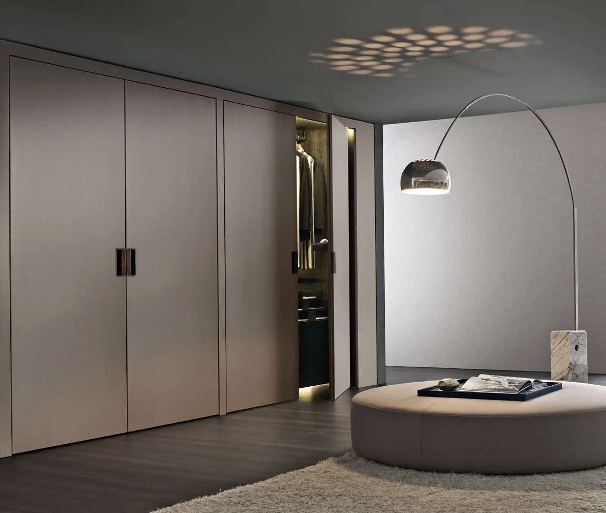 <big><big><b>Backstage</b><br><i>B&B Italia</i></big></big>