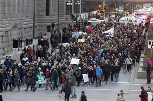 Thousands march in Minneapolis for justice for Jamar Clark