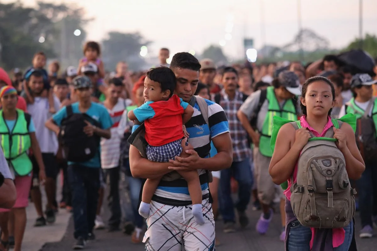 Migrant Caravan 02.jpg