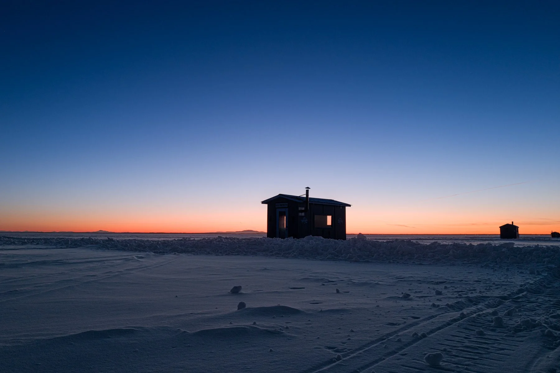 Thierry-Cerpolet_Escapes_Cabins-Blue-Hour.jpg