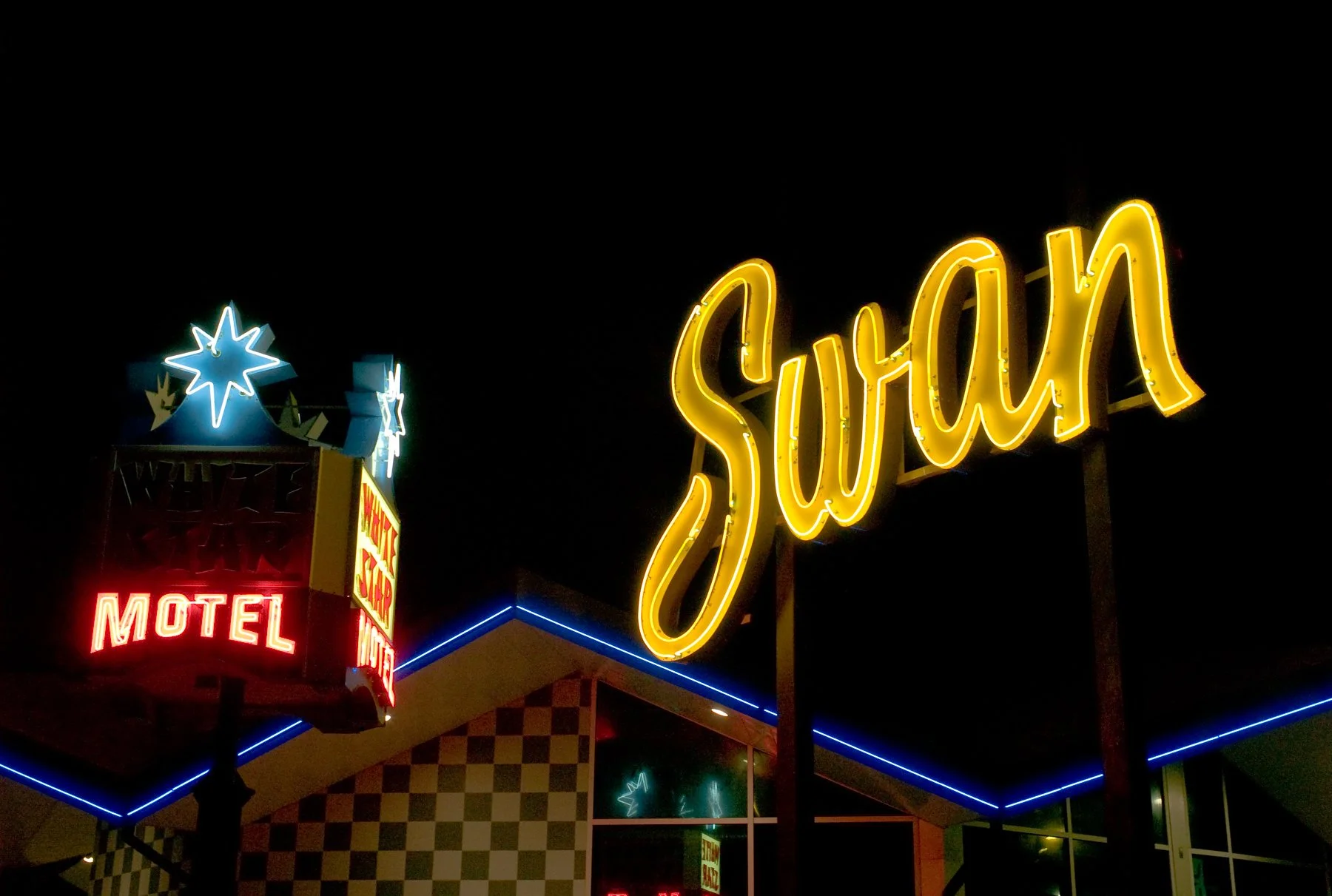 Thierry-Cerpolet_Awarded_Photographs_Sweet-Old-Motel.jpg