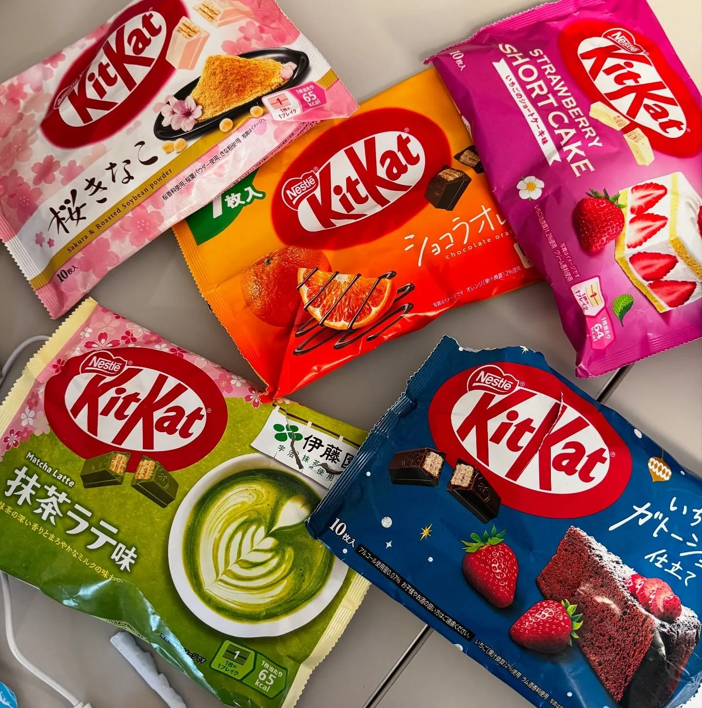 Brought some tastes of Japan back for my coworkers. #kitkat