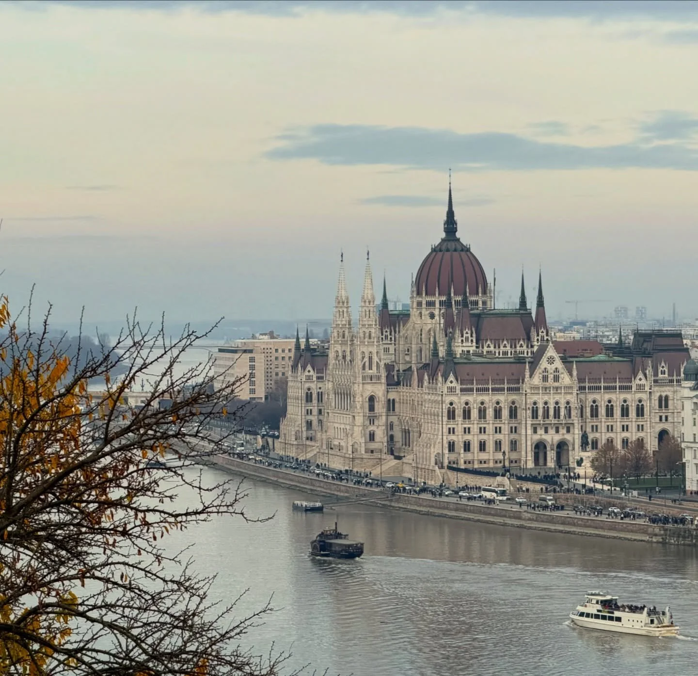 Looking over the Danube to the Orsz&aacute;gh&aacute;z from Buda Casstle.