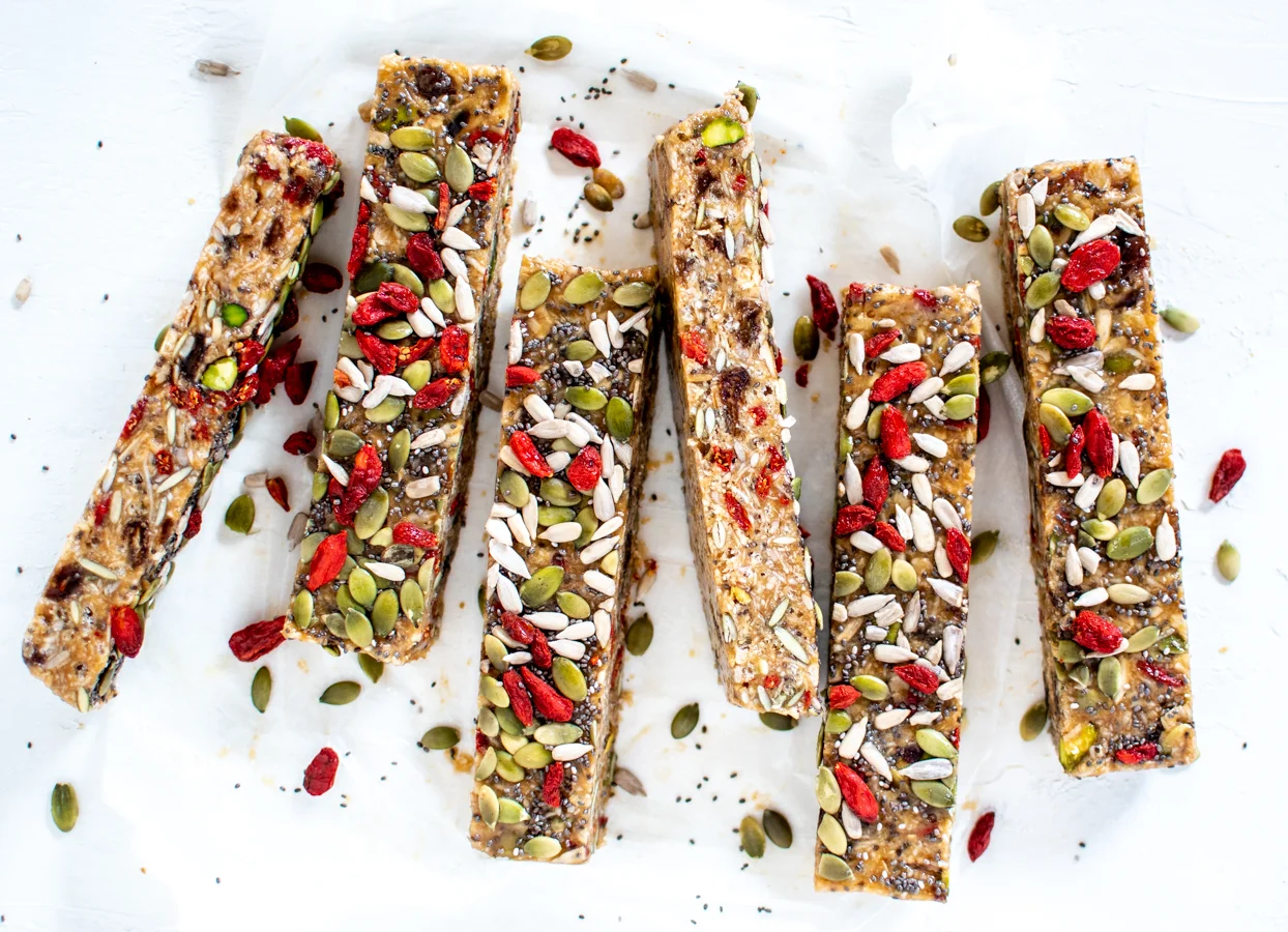 SECRET RECIPE MUESLI BARS GEORGIA BARNES secret-recipe-muesli-bars-georgia-barnes