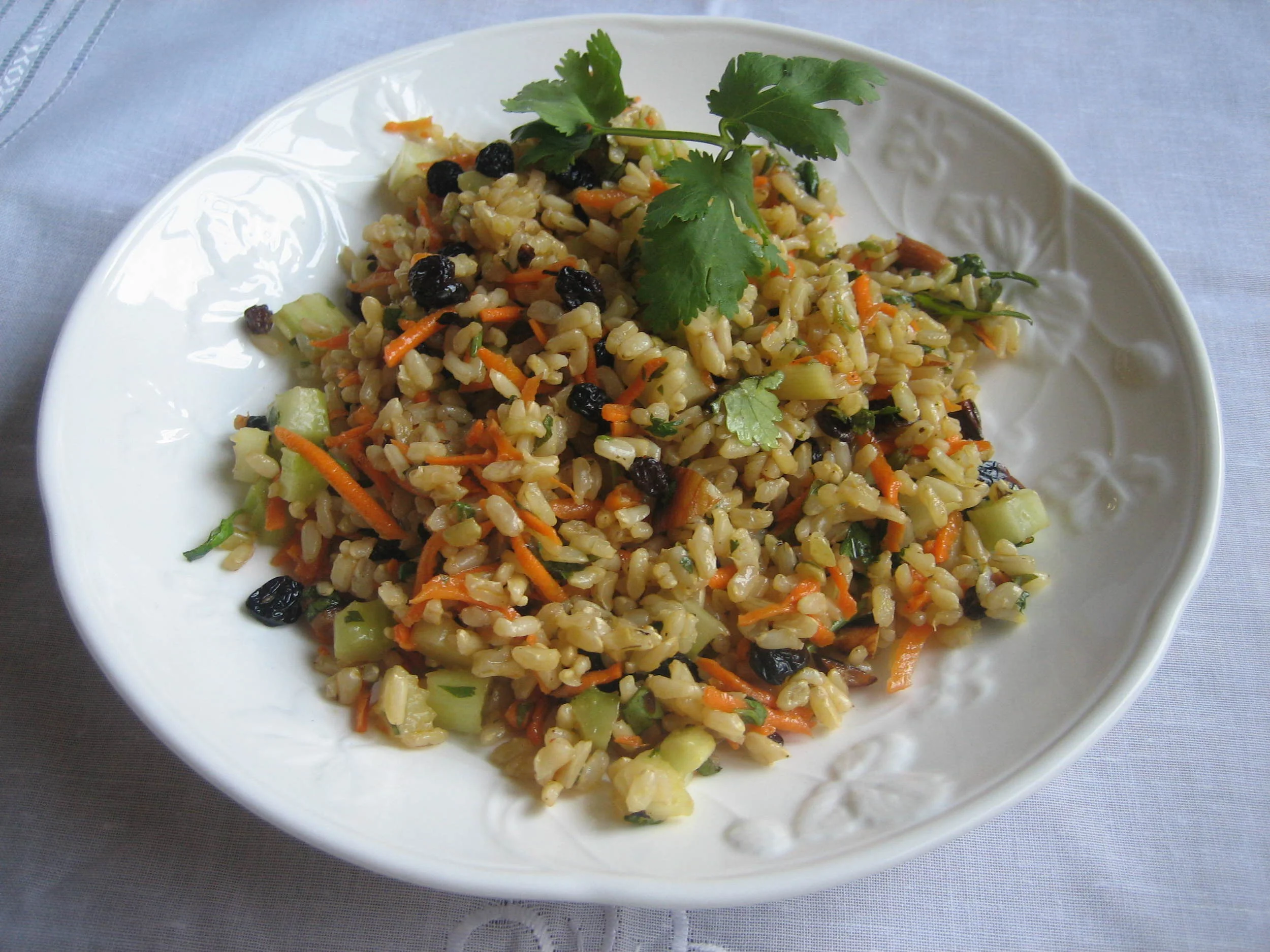 Carrots, currants and brown rice