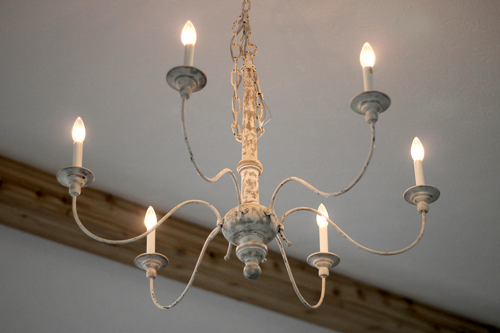 Chandelier1.jpg