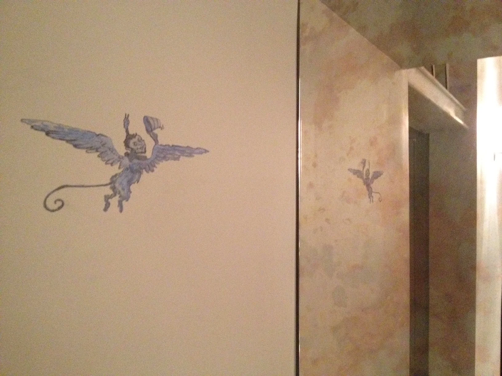 'secret detail' in front room