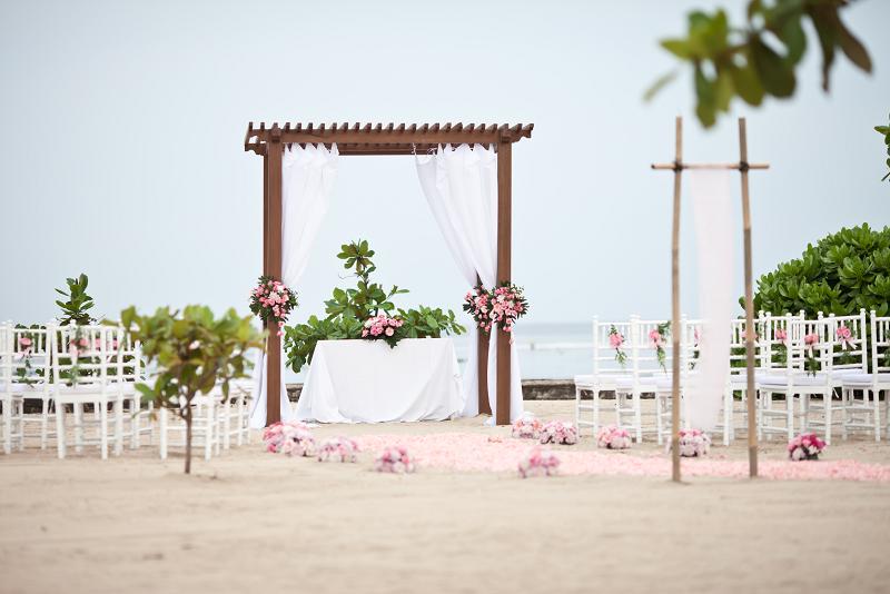 kayumanis-beach-wedding-ceremony-nusa-dua-2.jpg