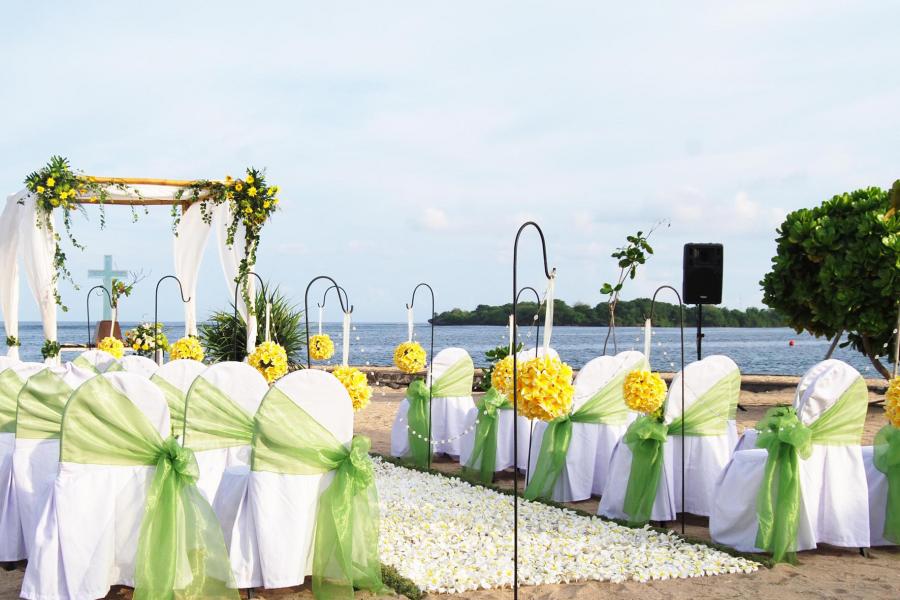 kayumanis-beach-wedding-ceremony-nusa-dua-6.jpg