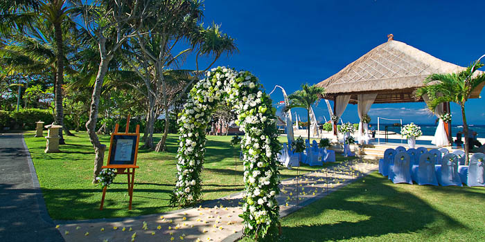 Nusa Dua Beach Hotel One Love One Heart Wedding Bali For Two Wedding Planner
