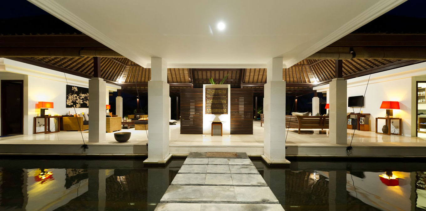 Villa-Kailasha---Living-room-walkway.jpg