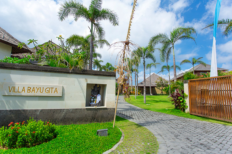 villa-bayu-gita-beachfront-entrance.jpg