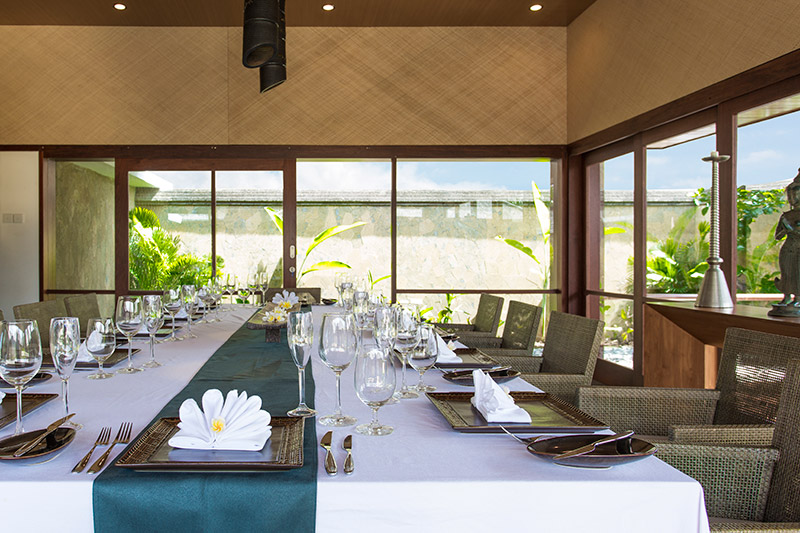 villa-bayu-gita-beachfront-indoor-dining.jpg