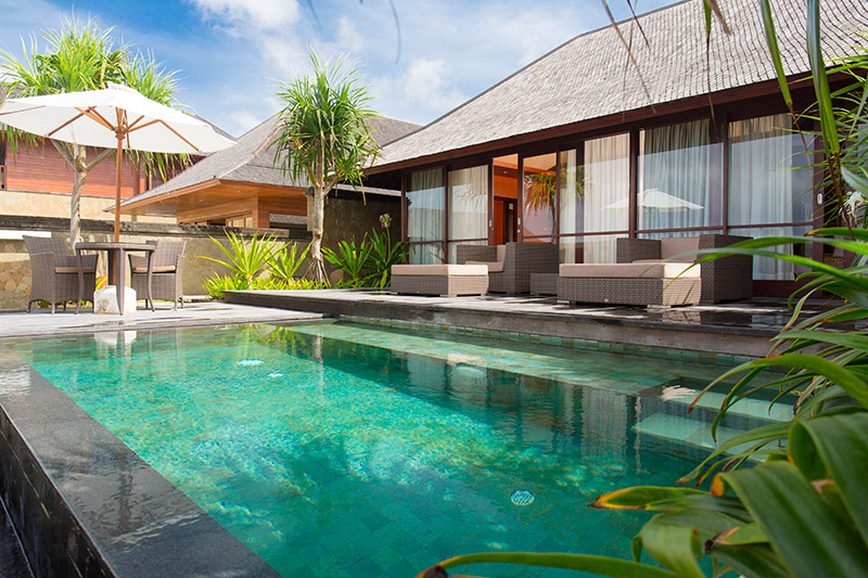 villa-bayu-gita-beachfront-master-suite-one-plunge-pool.jpg