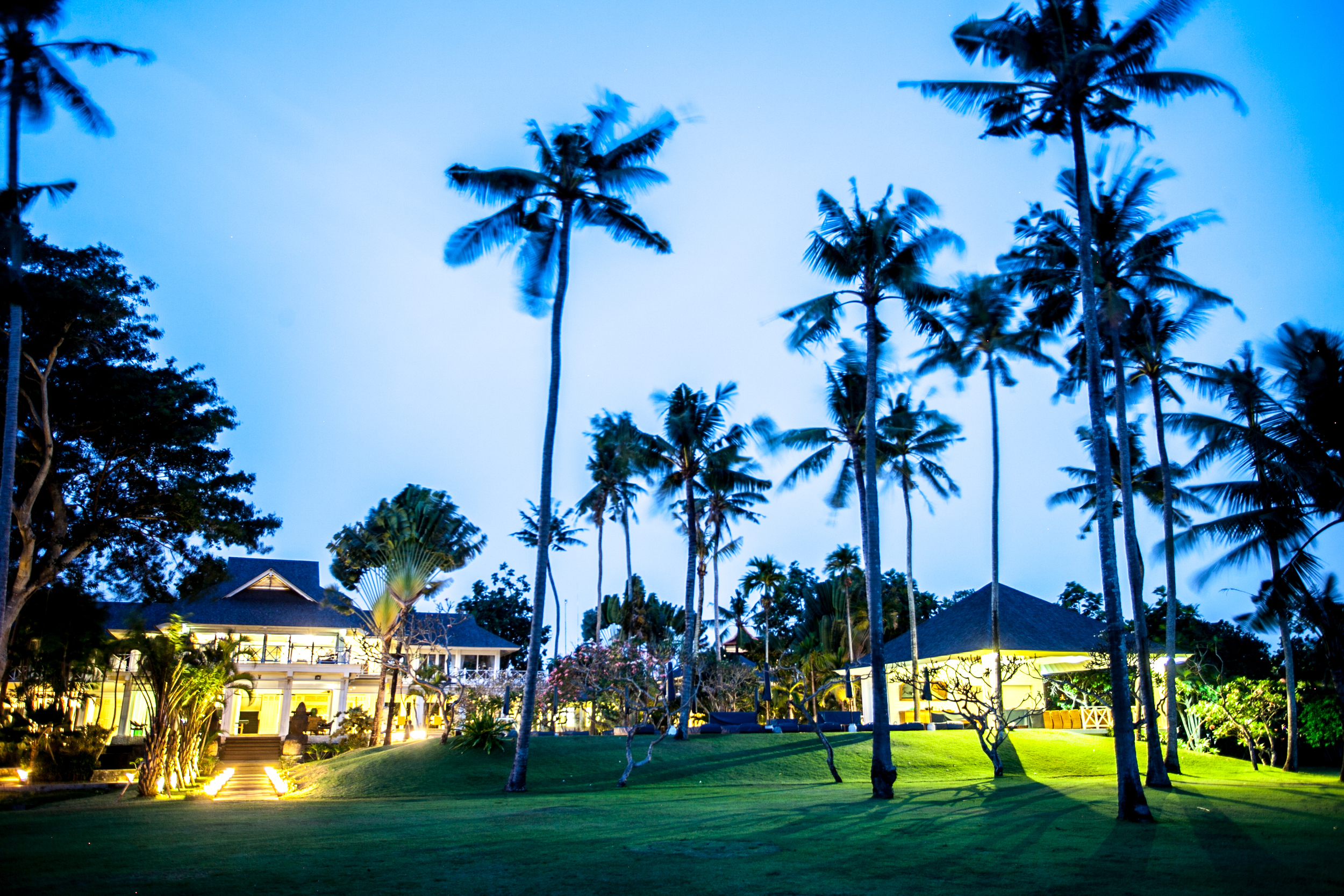 Villa Gajah Putih Lawn Night _ Aisle.JPG