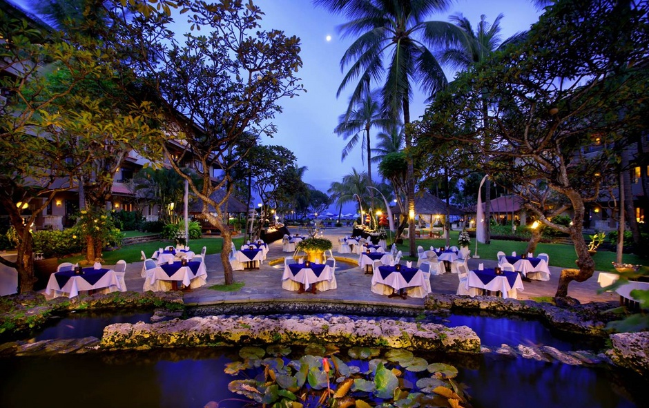 Grand Aston Bali Buffet Theme Night Dinner Garden Venue.jpg