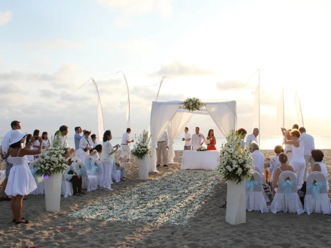 BeachWedding-atMaJoly01.jpg
