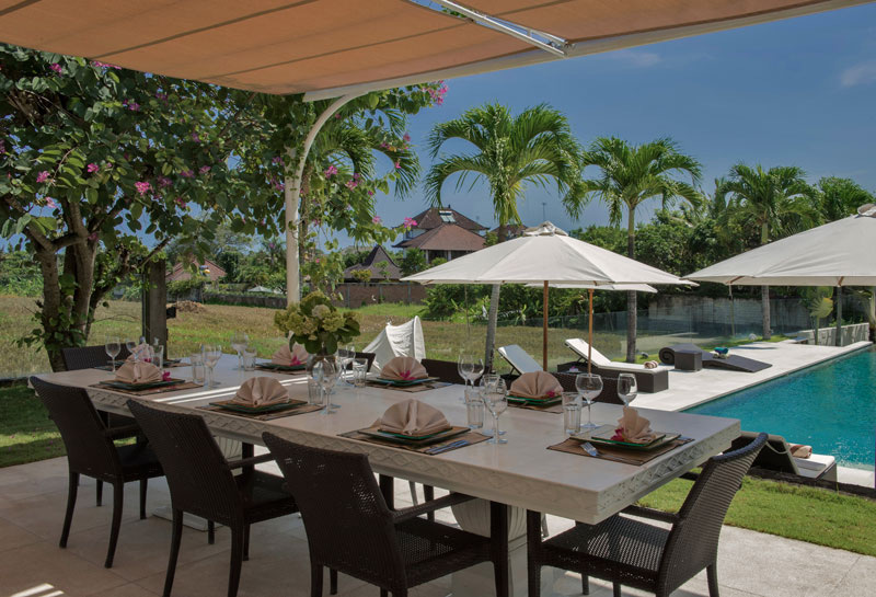 villa-manis-alfresco-dining-with-a-rice-field-view.jpg