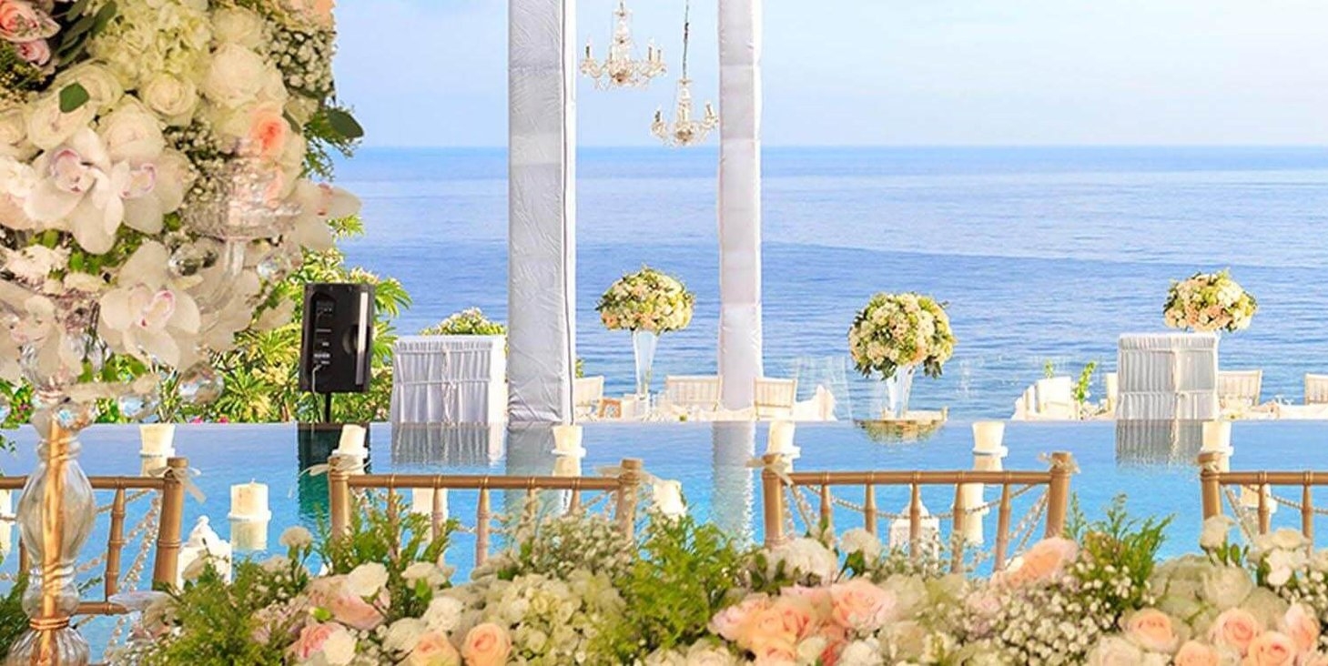 Pandawa Cliff Estate - Exquisite flower arrangements.jpg