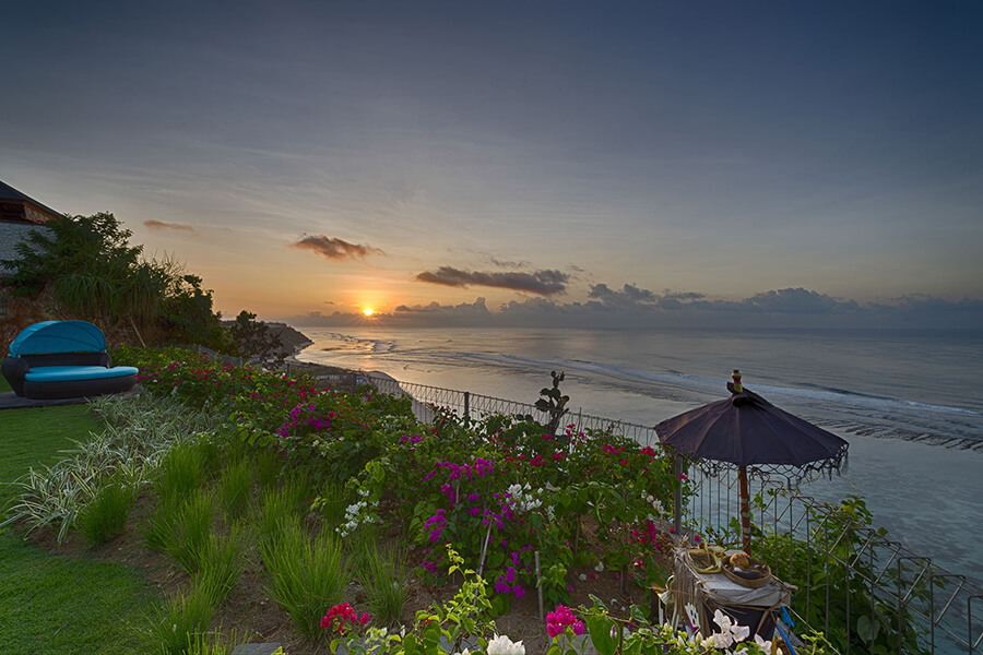 Pandawa-Cliff-Estate-Villa-Markisa-Glorious-sunrise.jpg