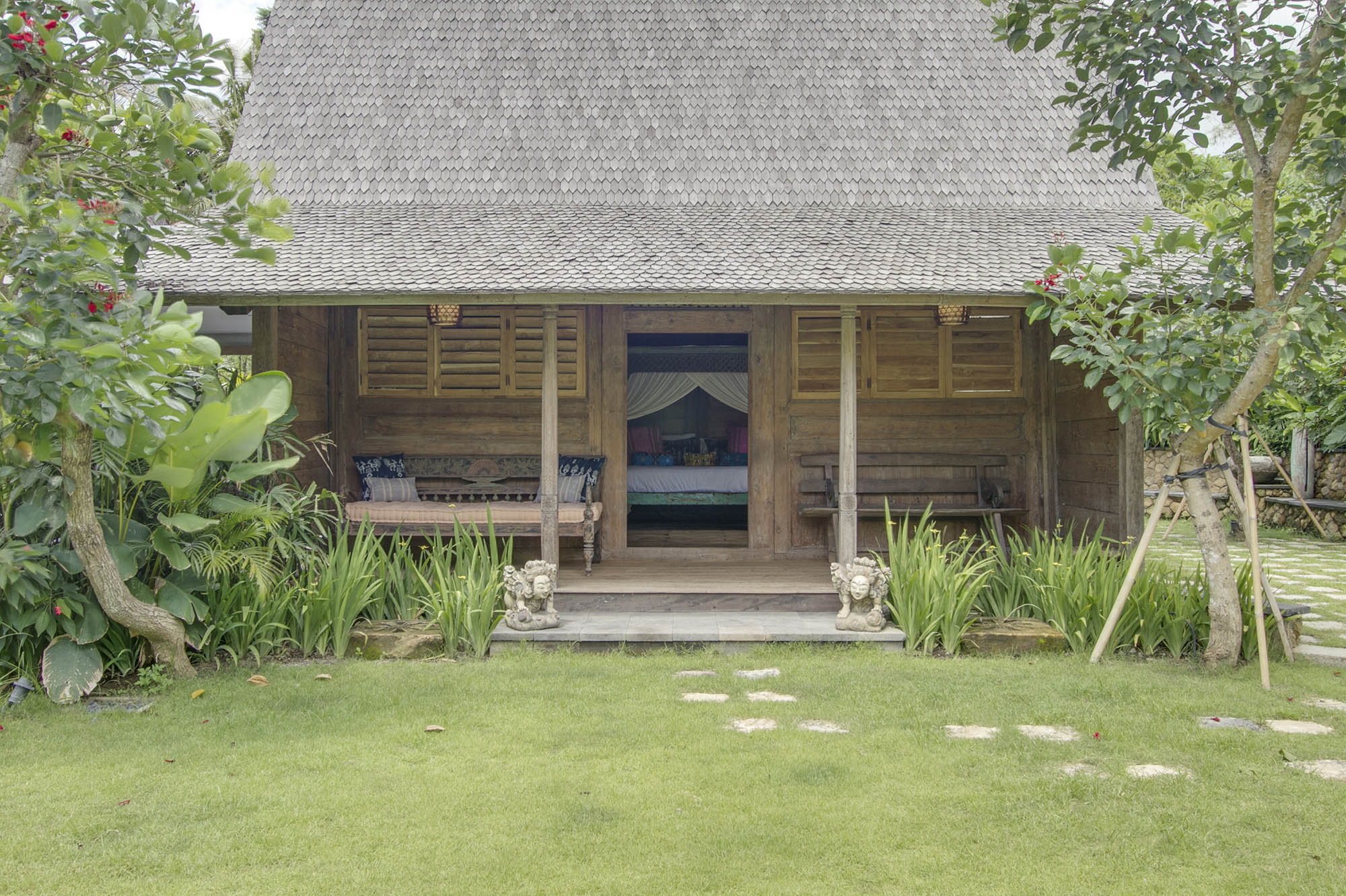 Villa-Hansa-Traditional-joglo-bedroom-suites.jpg