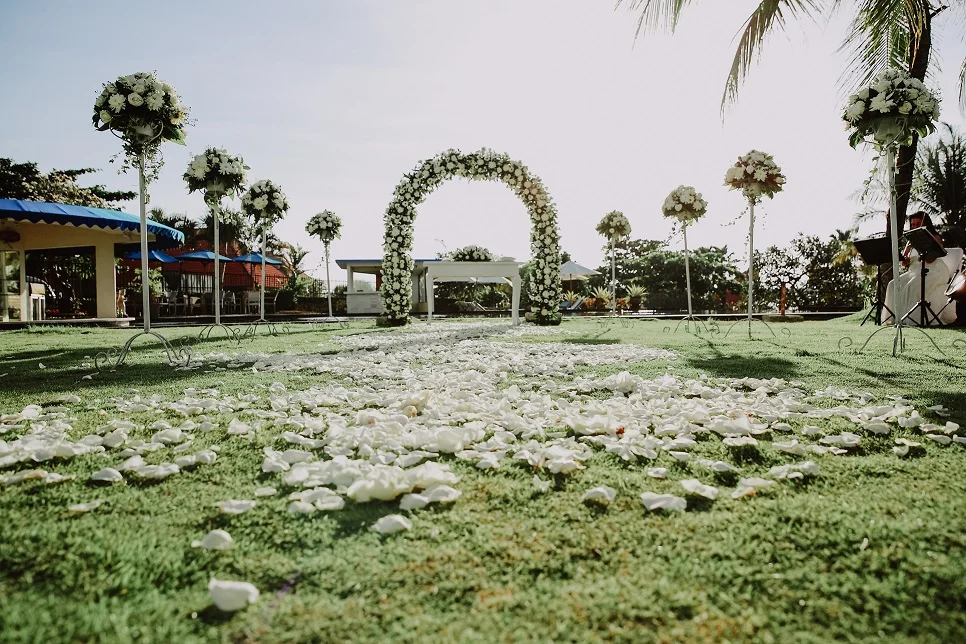 GARDEN WEDDING 1.jpg