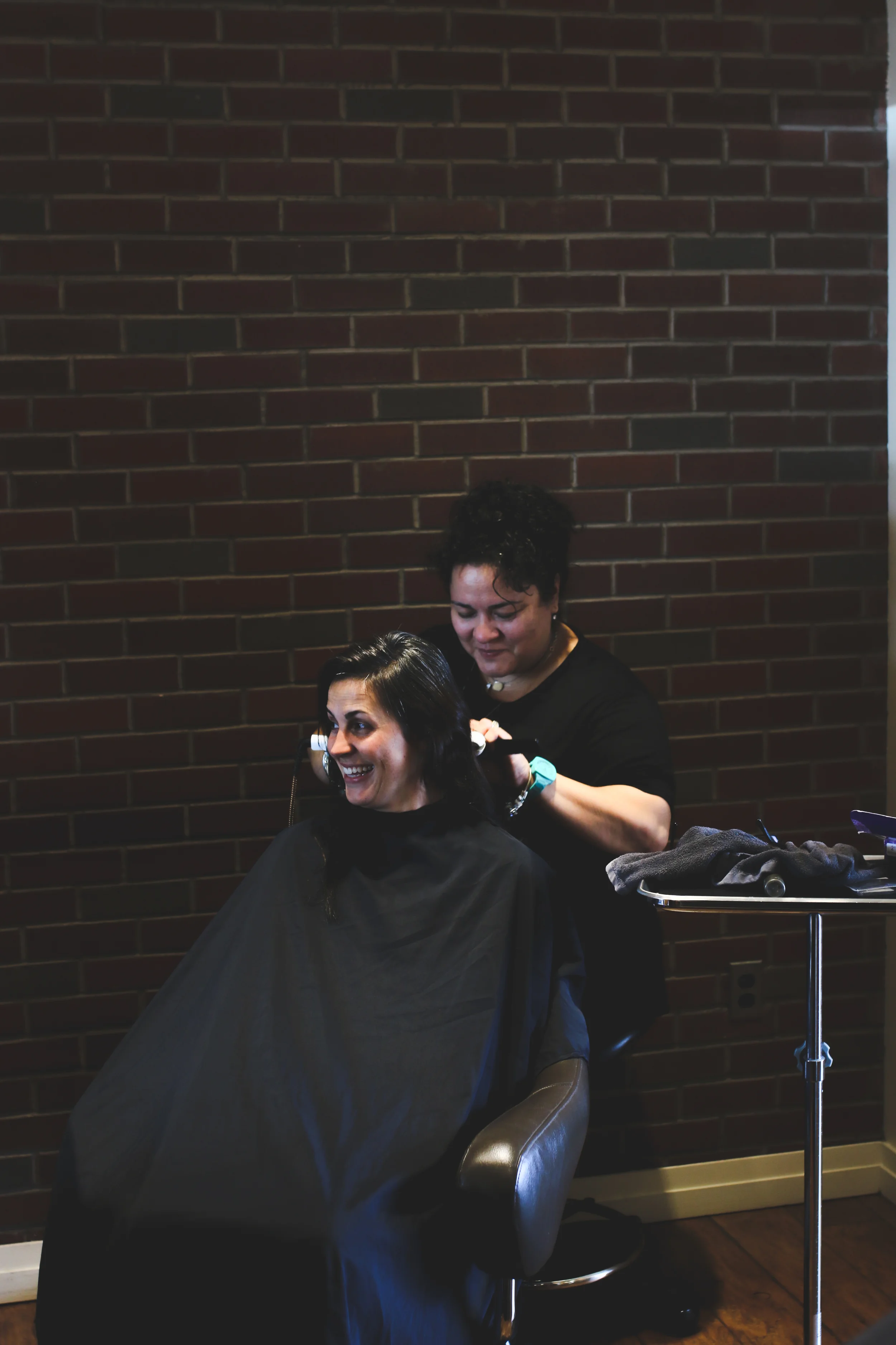 Abi + Dave getting ready (114 of 127).jpg