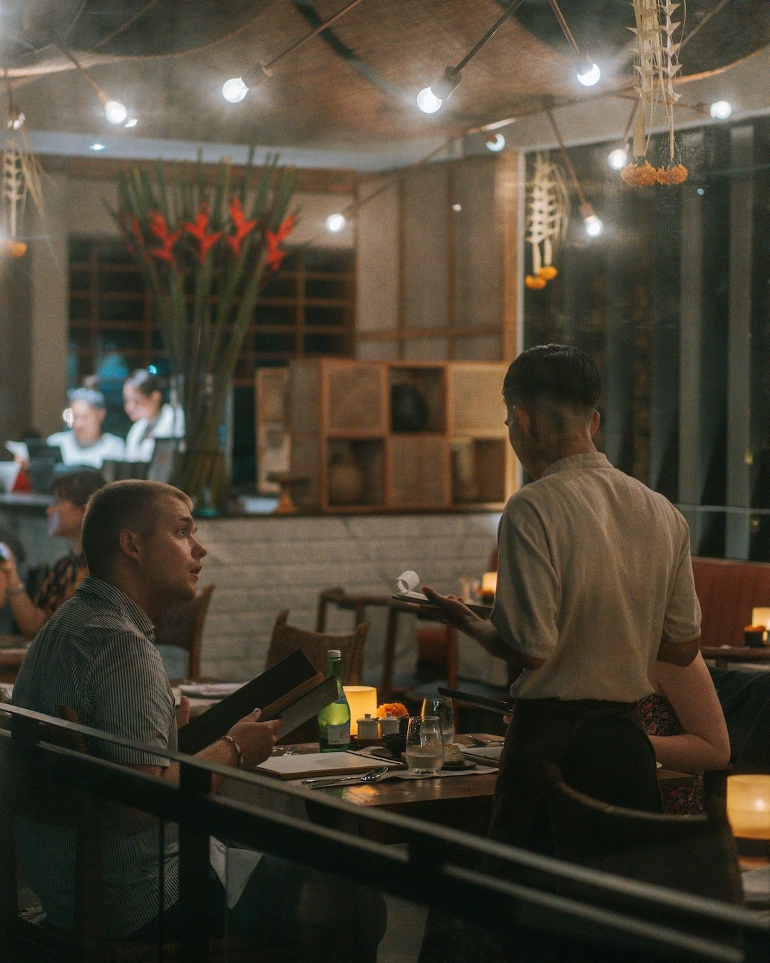 Under soft lights and thoughtful service, the simplest dinner becomes unforgettable. 🌙🥂

Book A Table
Call +623614792888
WA +6281339512571
or visit www.copperubud.com
&mdash;&mdash;&mdash;
#copperubud #ubud #bali #ubudrestaurant #rooftoprestaurant 