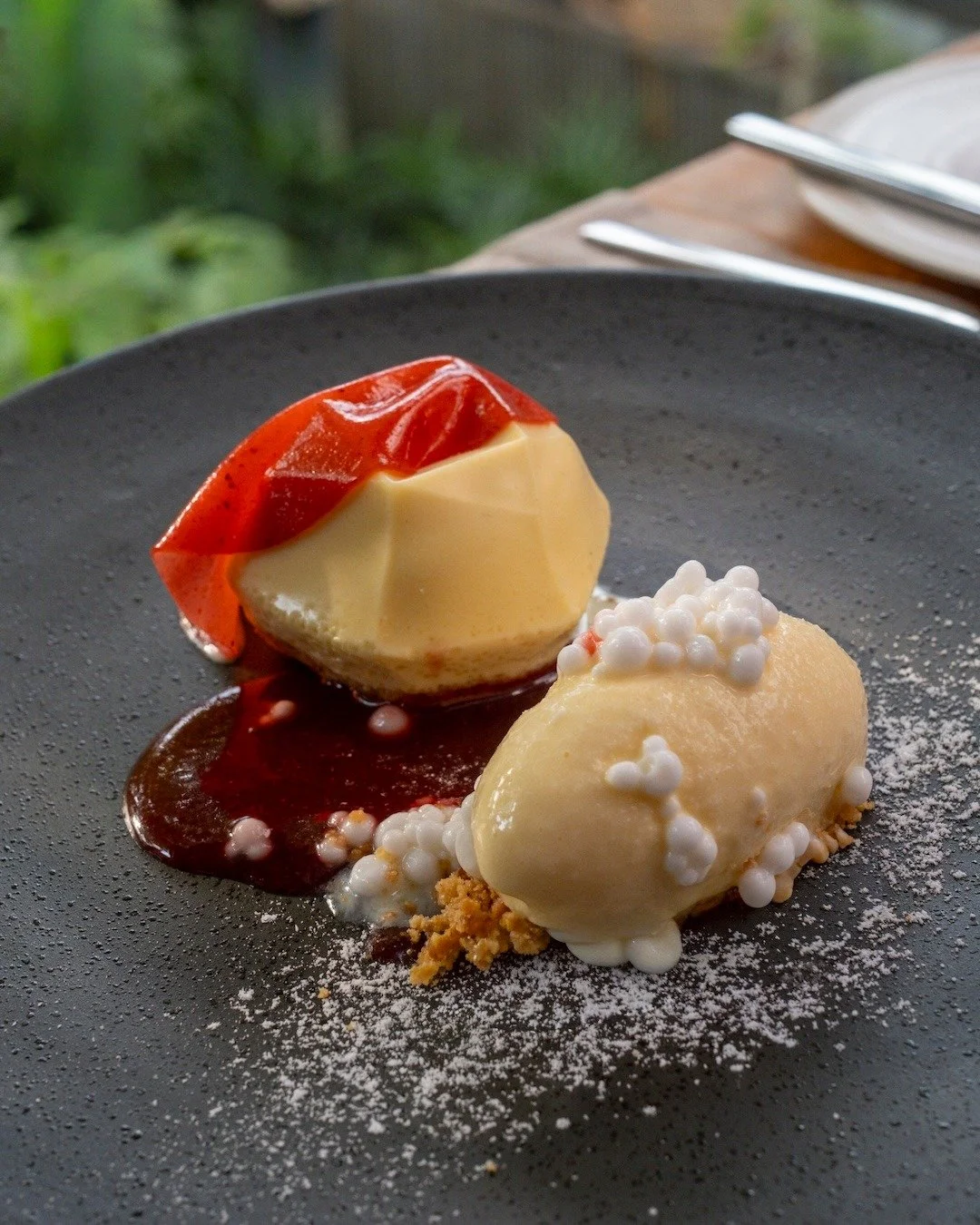 Because Christmas deserves a proper main. Our Wellington brings the comfort, the flavor, and the festive feeling. 🎄🤍✨ 24-26 December from 5.30 pm. Book your Christmas Dinner now.

SANTA
creme brulee, coconut textures, coconut pearls, strawberry bla