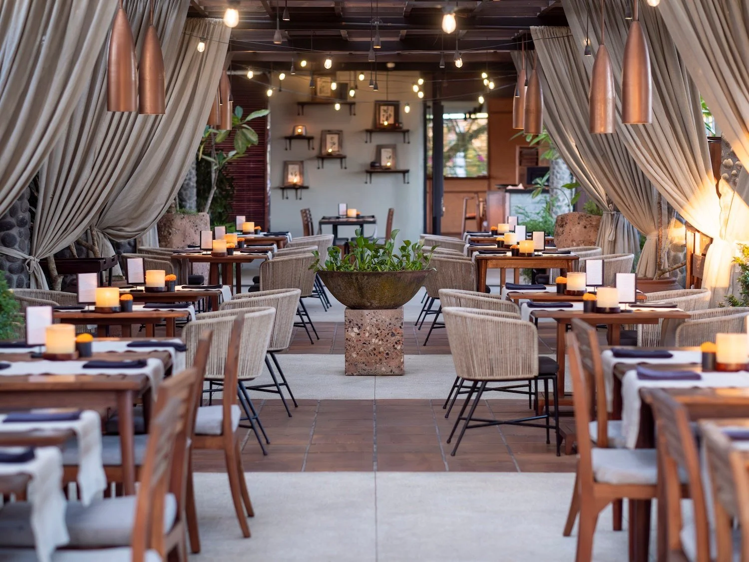 Above the treetops, dinner slows down. Good food, crafted drinks, and a view that makes you stay a little longer. 🌿✨ #UbudEats #APerfectBite

Book A Table
Call +623614792888
WA +6281339512571
or visit www.copperubud.com
&mdash;&mdash;&mdash;
#copper