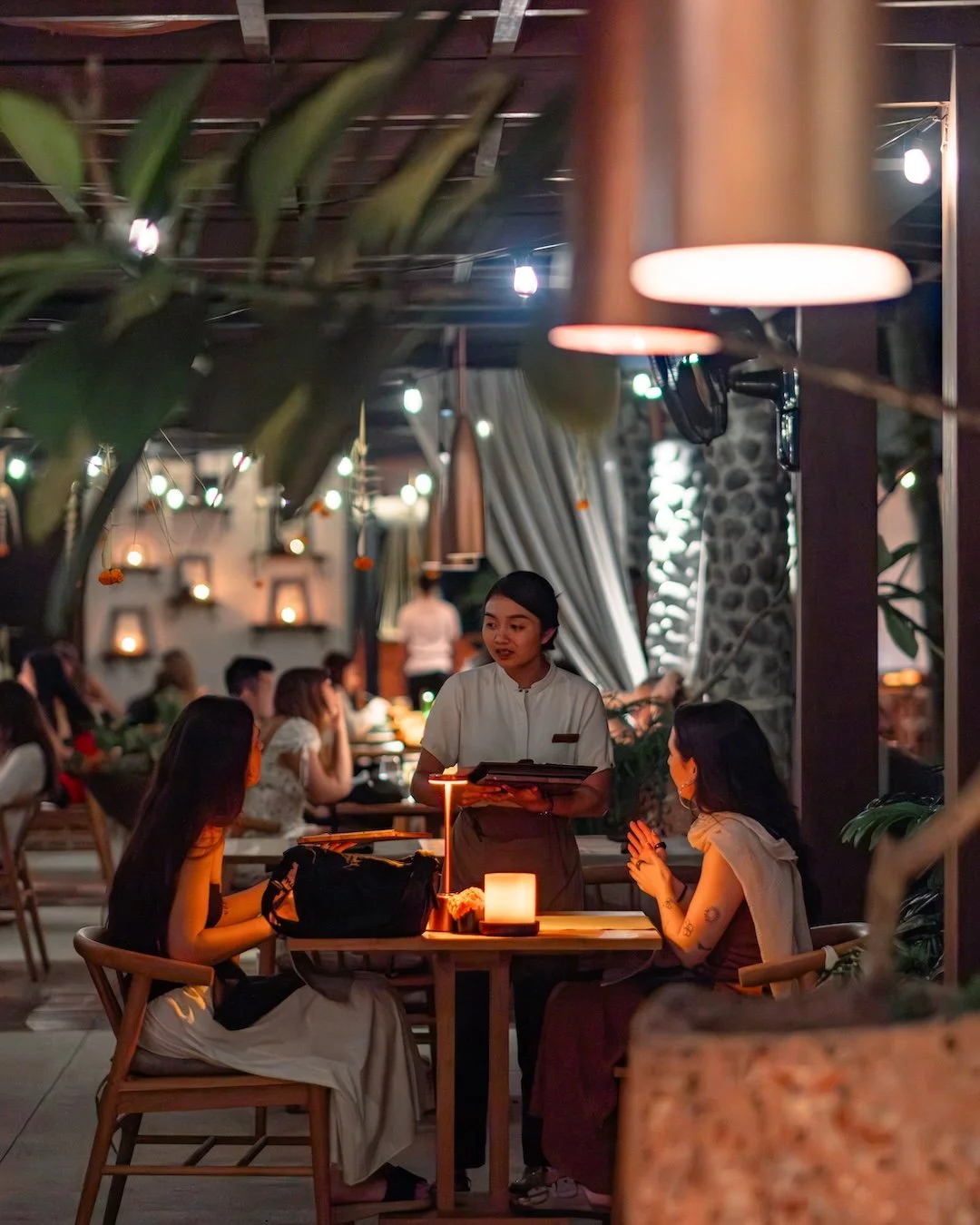 Where Ubud unfolds beneath you. Good food, great company, and a rooftop worth staying for. 🌿✨

Book A Table
Call +623614792888
WA +6281339512571
or visit www.copperubud.com

#ubudrestaurant #restaurantubud #ubuddining #ubudfood #ubuddinner