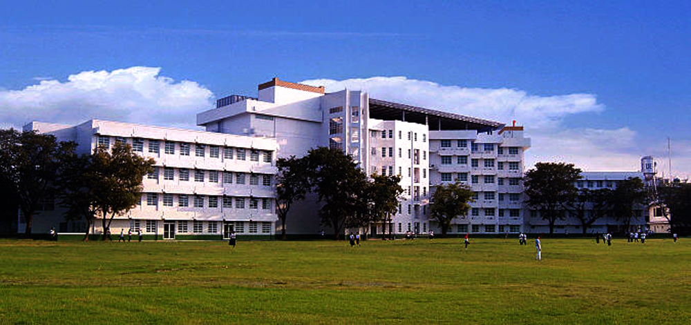 UE Caloocan Campus, Administration & Academic Building