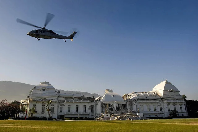 U.S. Helicopter Lands Beside Haiti's Crumbling Presidential Palace