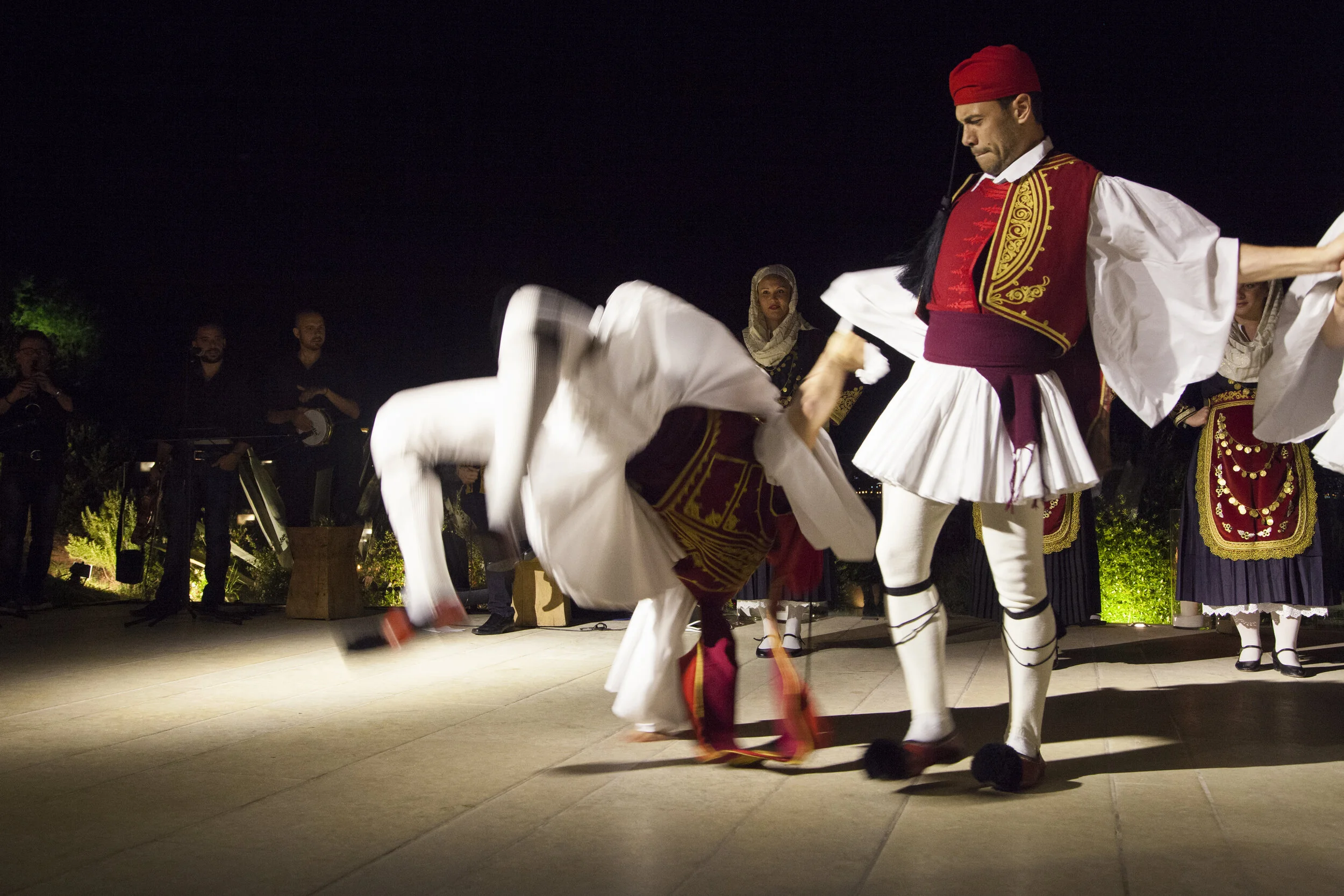traditional-dancers-put-on-a-great-show-athens-greece_19894734741_o.jpg