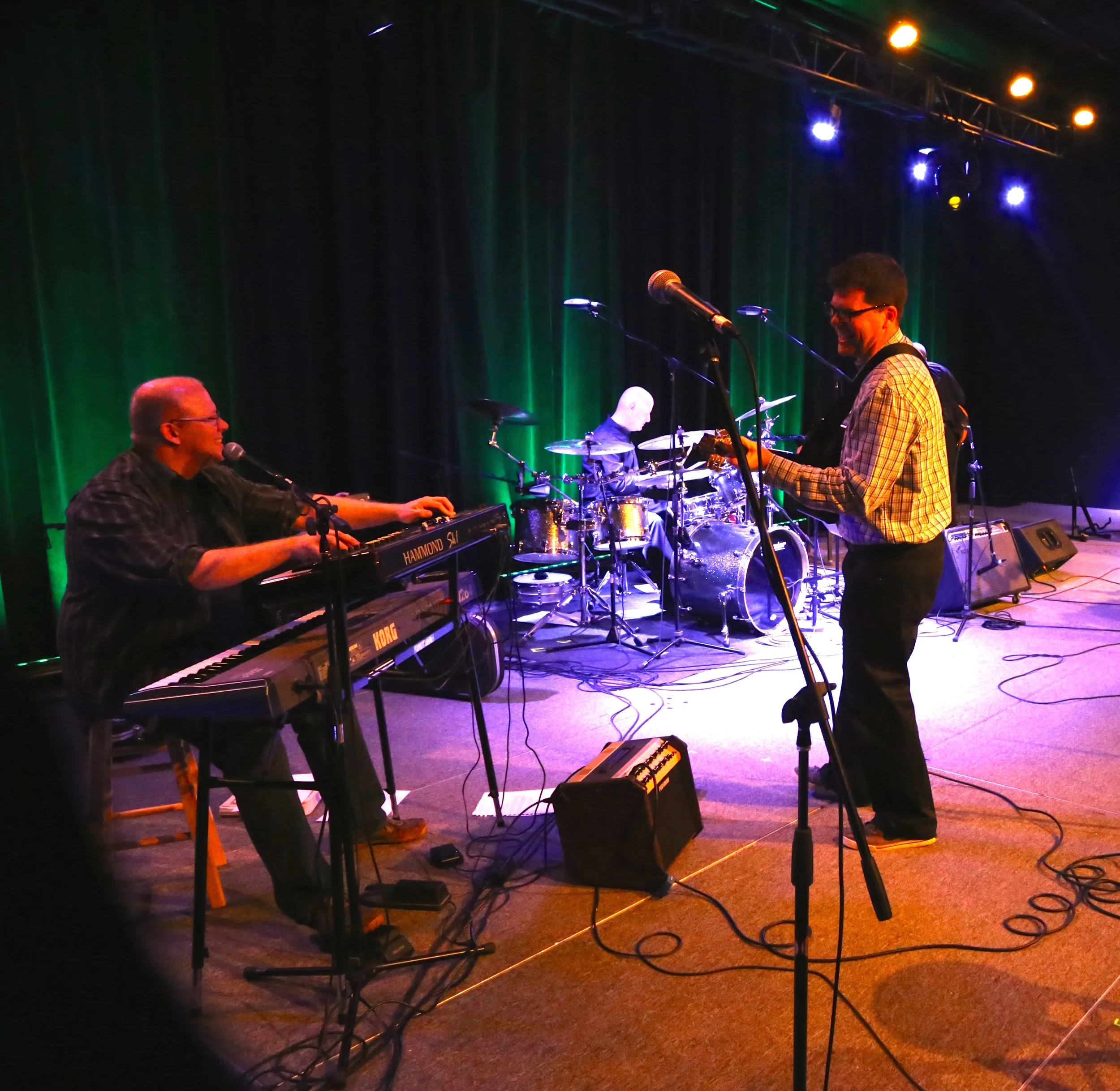 Derrick Authorities 8.JPG