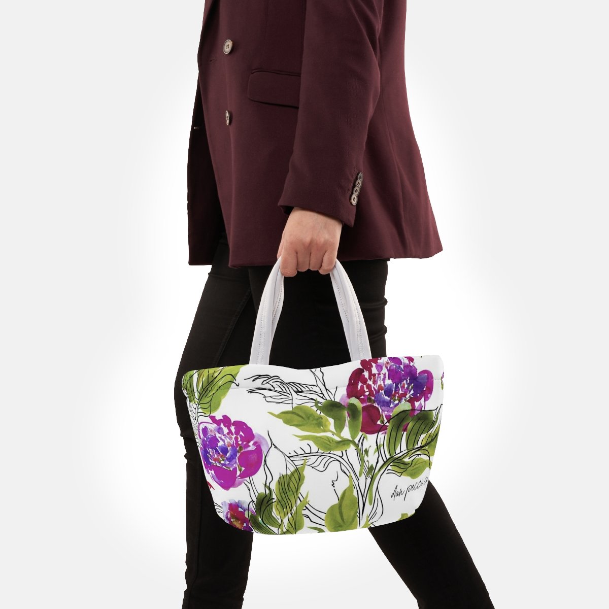 FANTASY-IMPROMPTU-PICNIC-BAG-MODEL.jpg