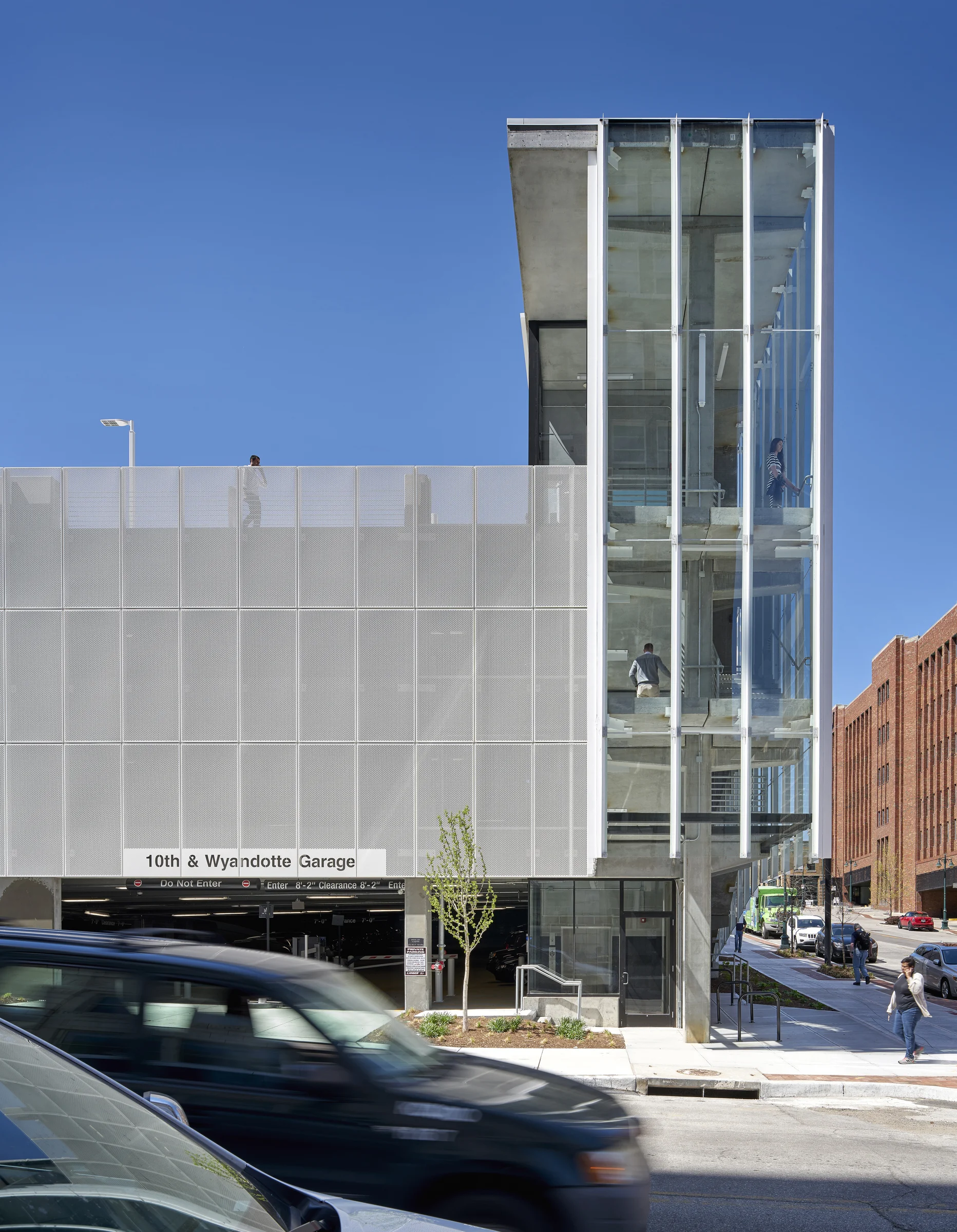 bnim_10thWyandotte2_0092_UHR_tif.jpg