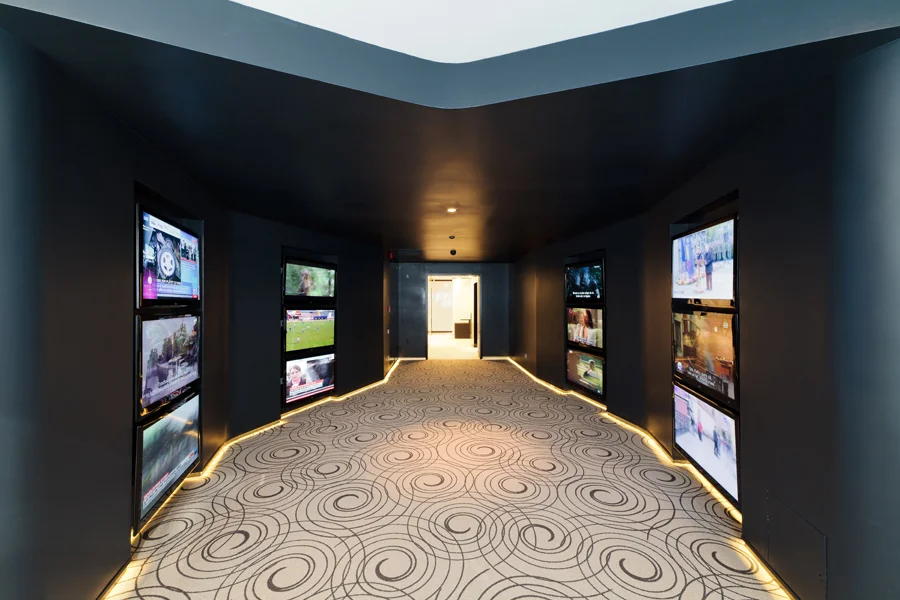 intact_penthouse_012.jpg