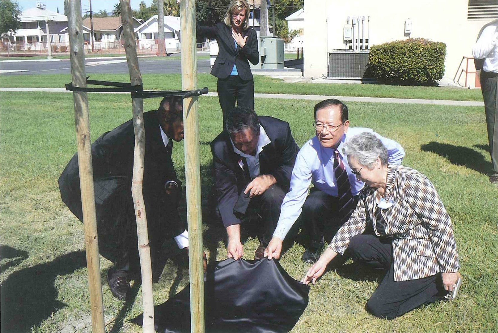 Mayor Shumizu of Tachikawa, Japan, Mrs. Keiko Sawatori and committee members from Japan at the 50th Anniversary Dedication of several Jacaranda Trees in 2010. 