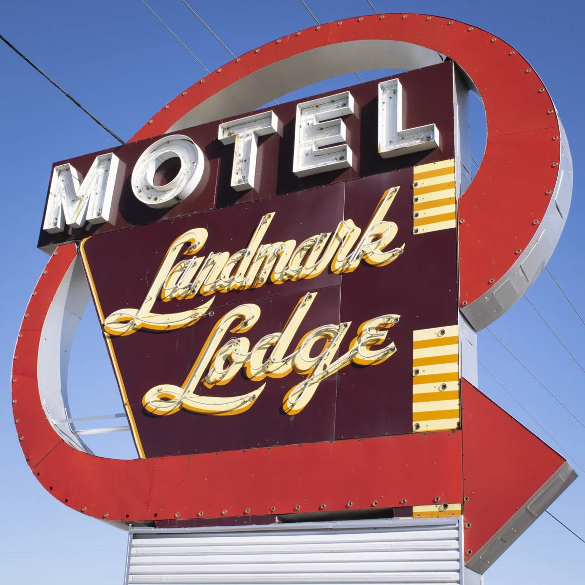Landmark Lodge 52 n 92 dpi.JPG