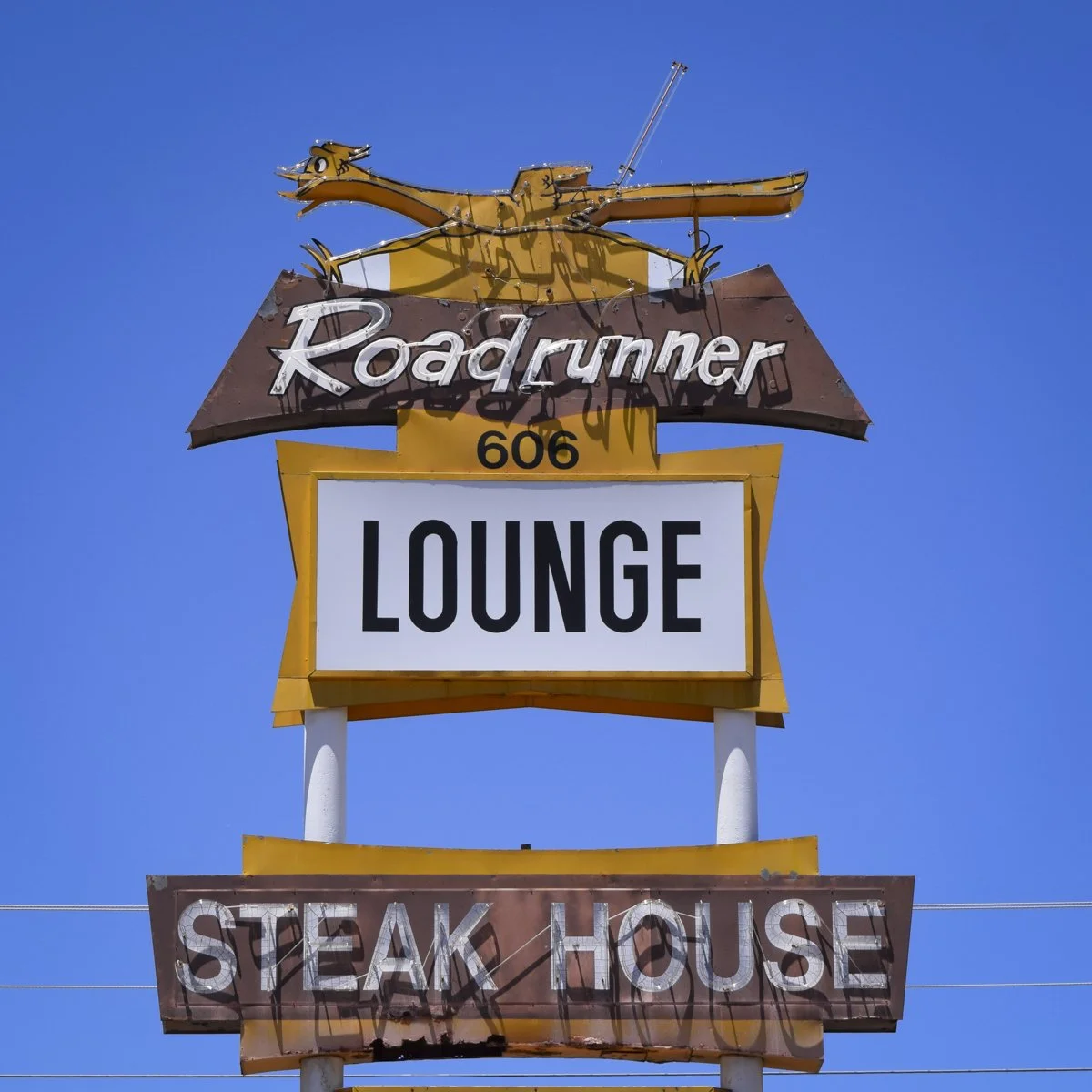 Roadrunner lounge 965 j2 92 dpi.JPG