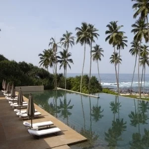 THE BEST HOTELS ON EARTH